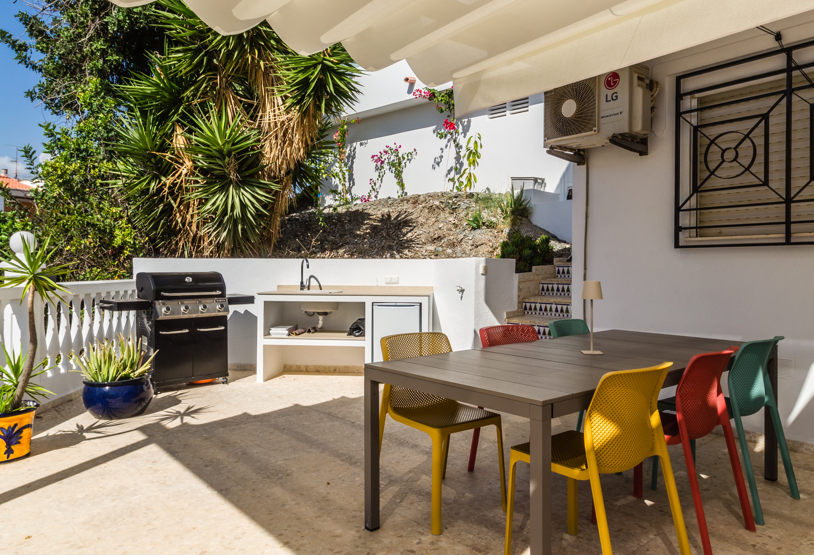 CASA CON PISCINA PRIVADA A 5 MINUTOS DEL CENTRO Y LA PLAYA