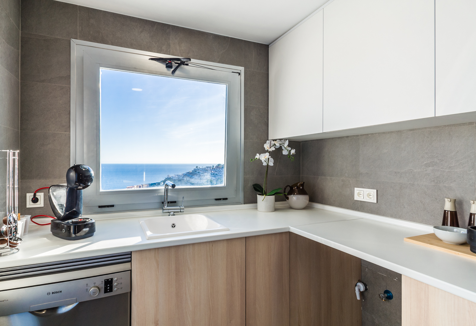 OBRA NUEVA EN LA COSTA TROPICAL: UBICACI�N, VISTAS Y RENTABILIDAD