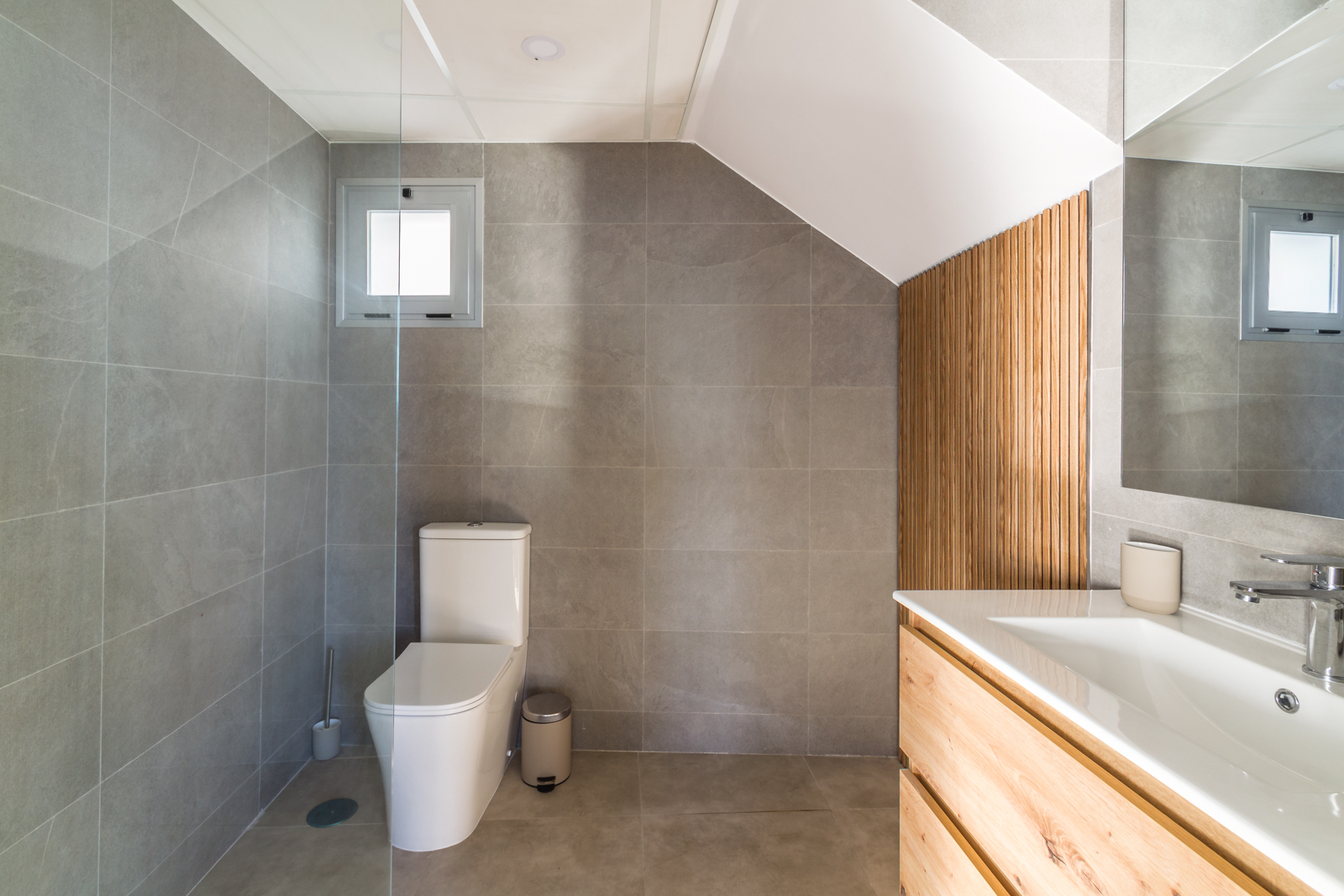 OBRA NUEVA EN LA COSTA TROPICAL: UBICACI�N, VISTAS Y RENTABILIDAD