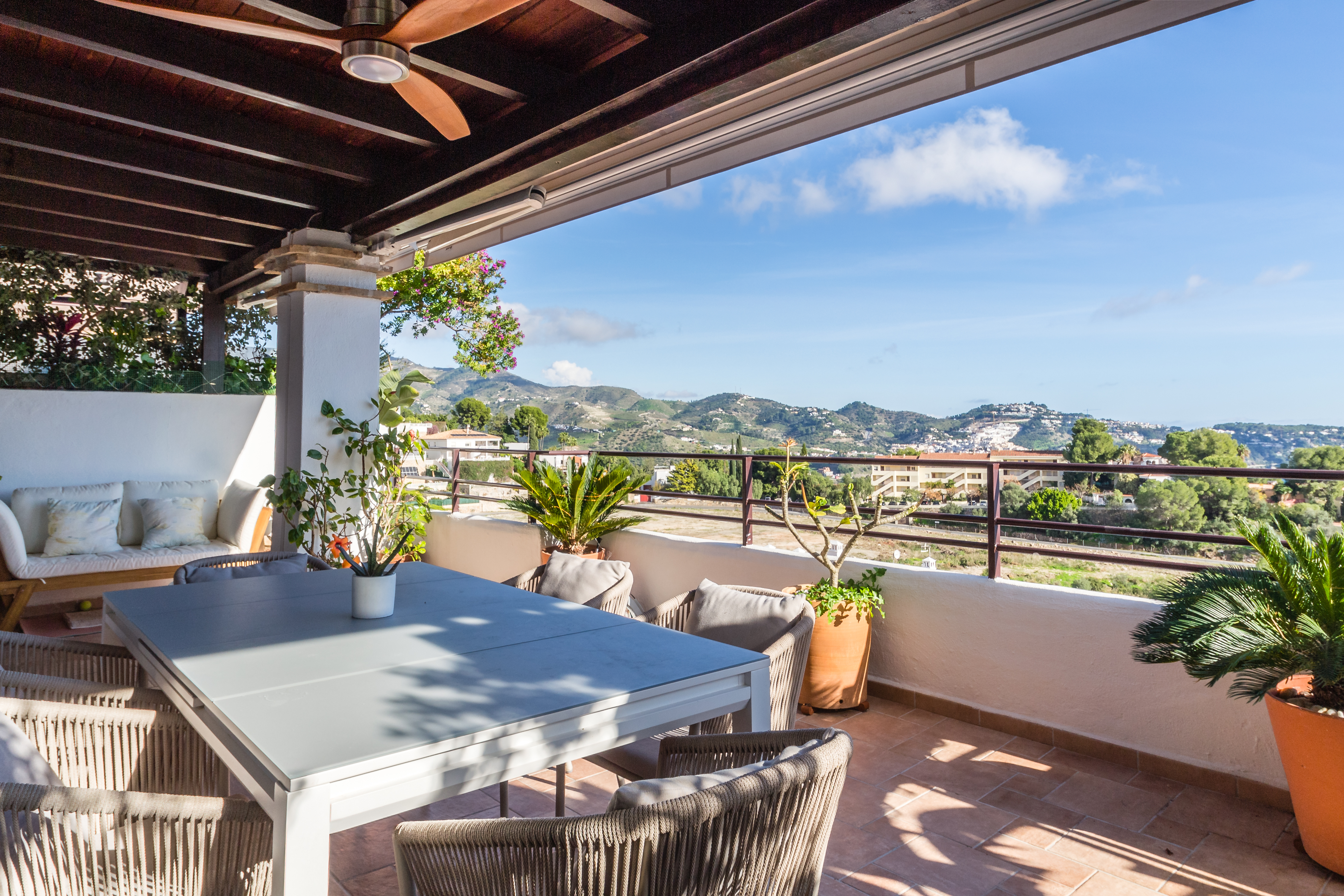 ATICO CON VISTAS AL MAR EN LA HERRADURA