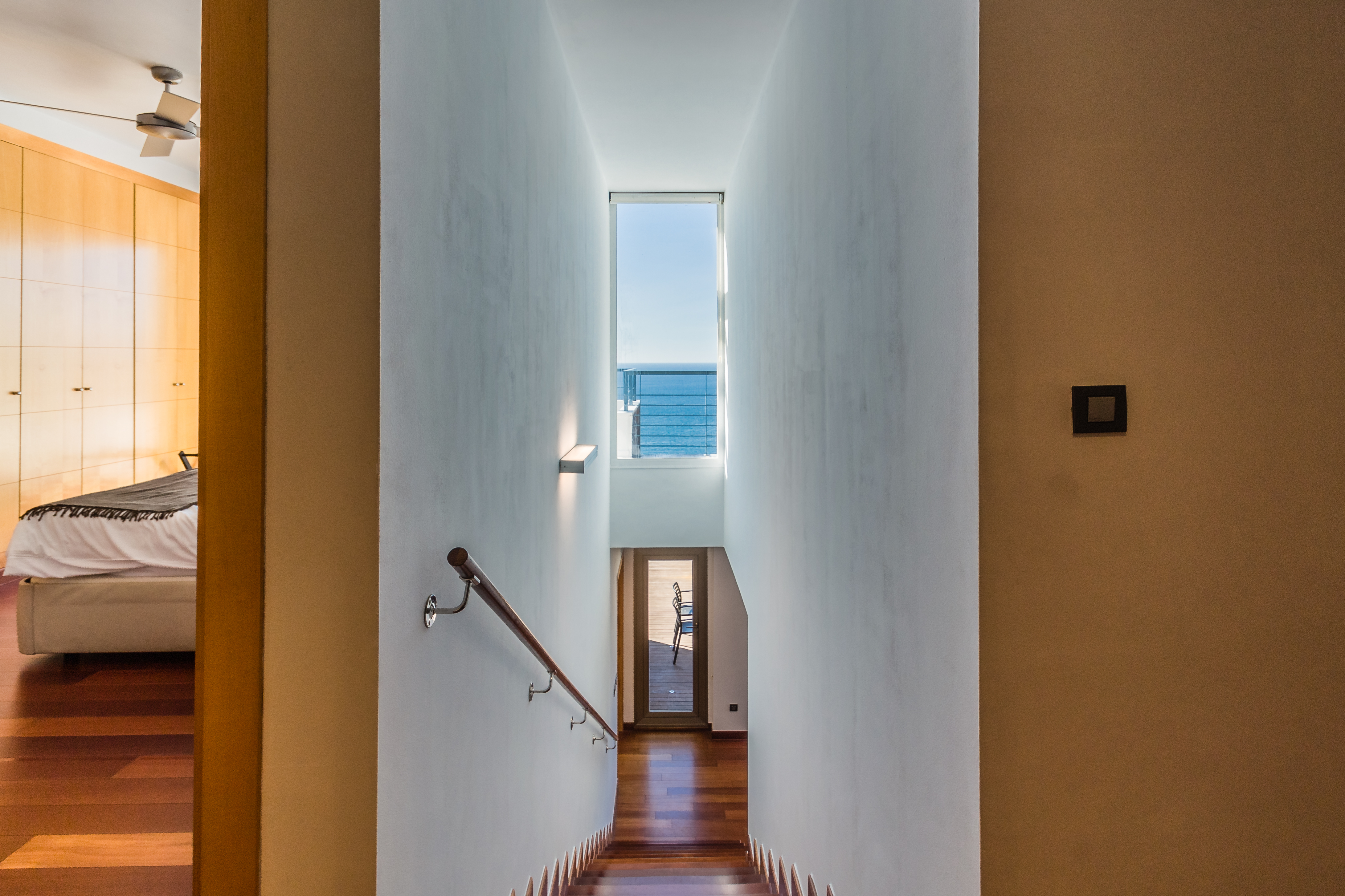 CASA CON PISCINA  Y VISTAS AL MAR EN PLAYA DE CABRIA