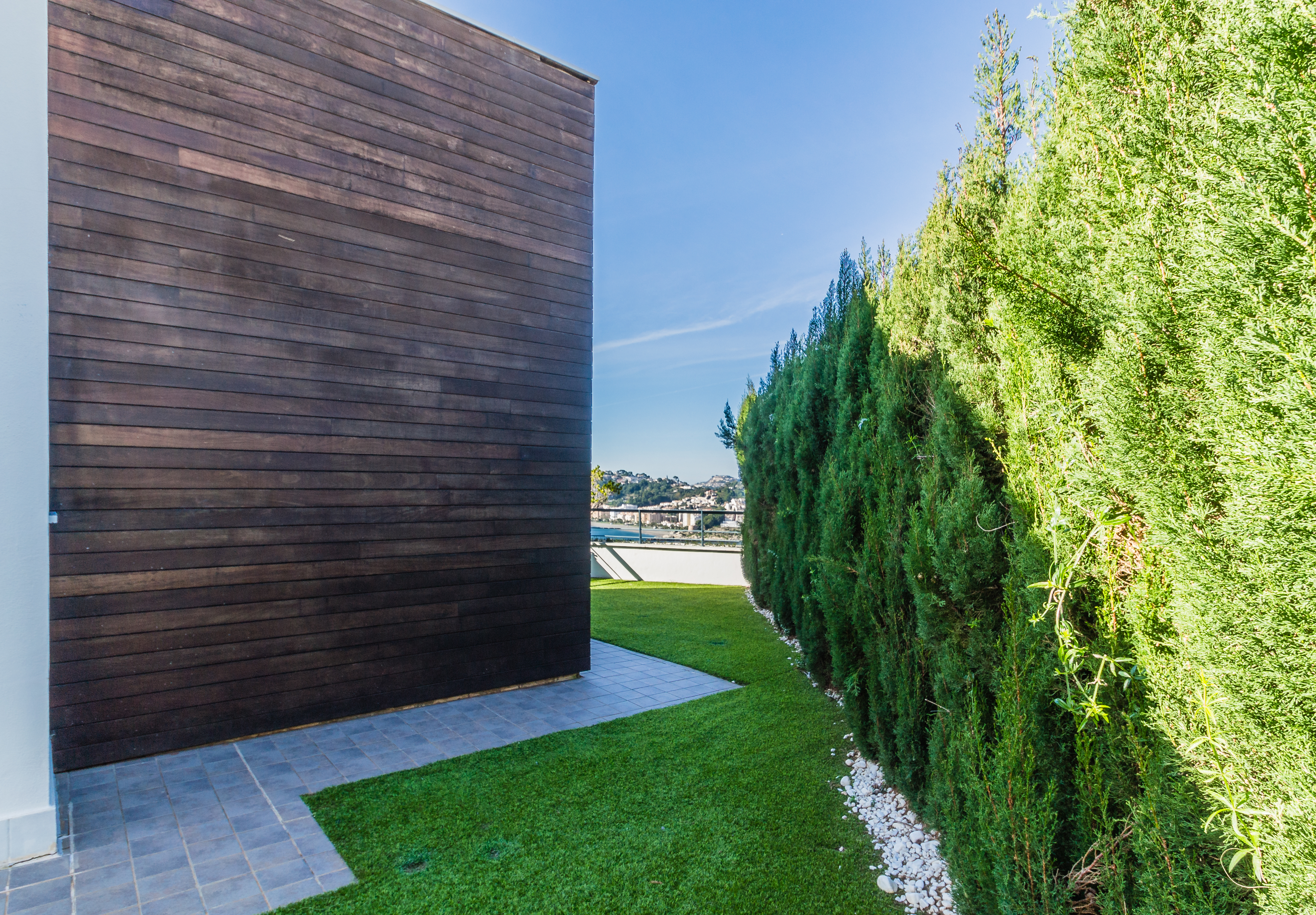 CASA CON PISCINA  Y VISTAS AL MAR EN PLAYA DE CABRIA