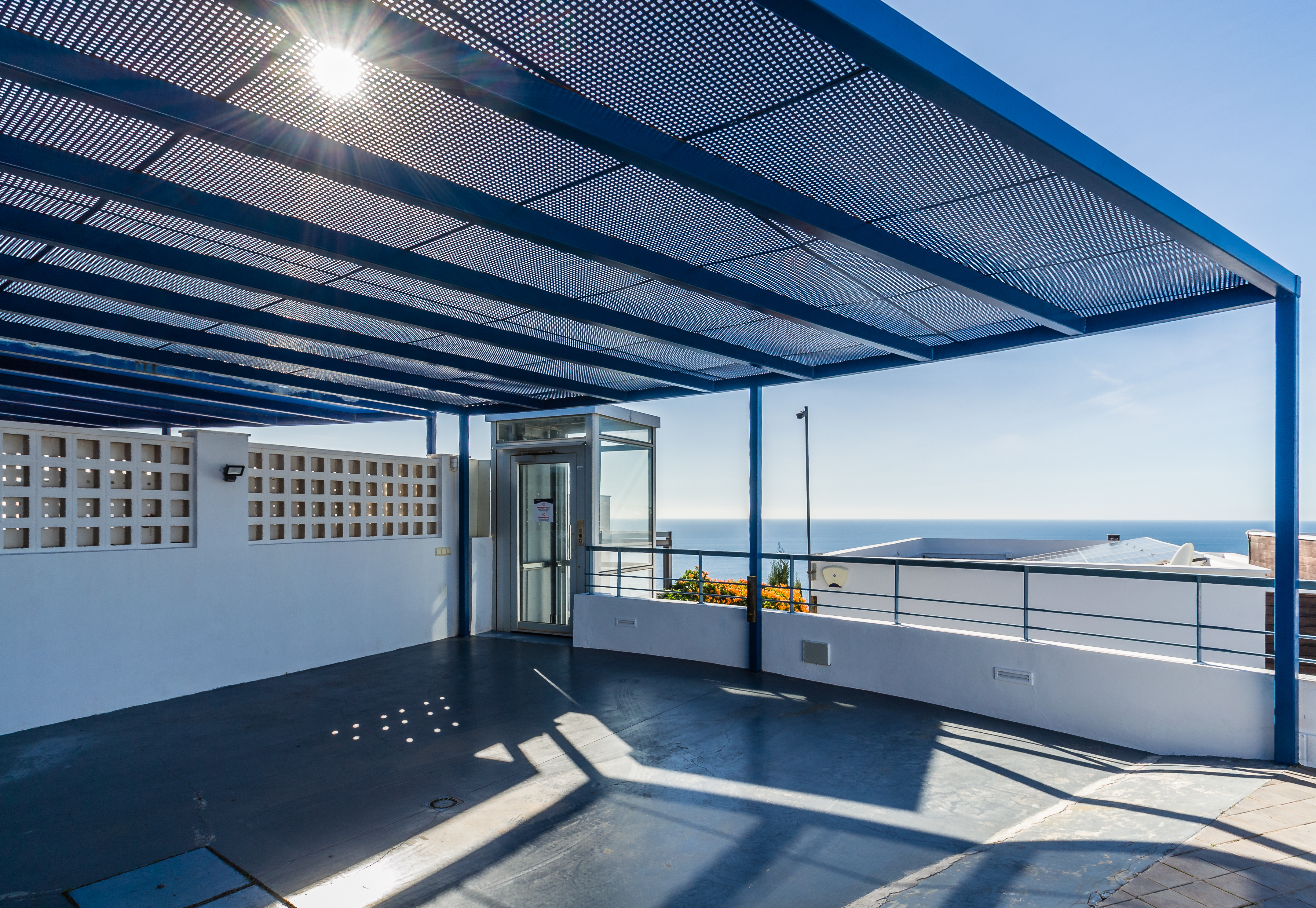 CASA CON PISCINA  Y VISTAS AL MAR EN PLAYA DE CABRIA