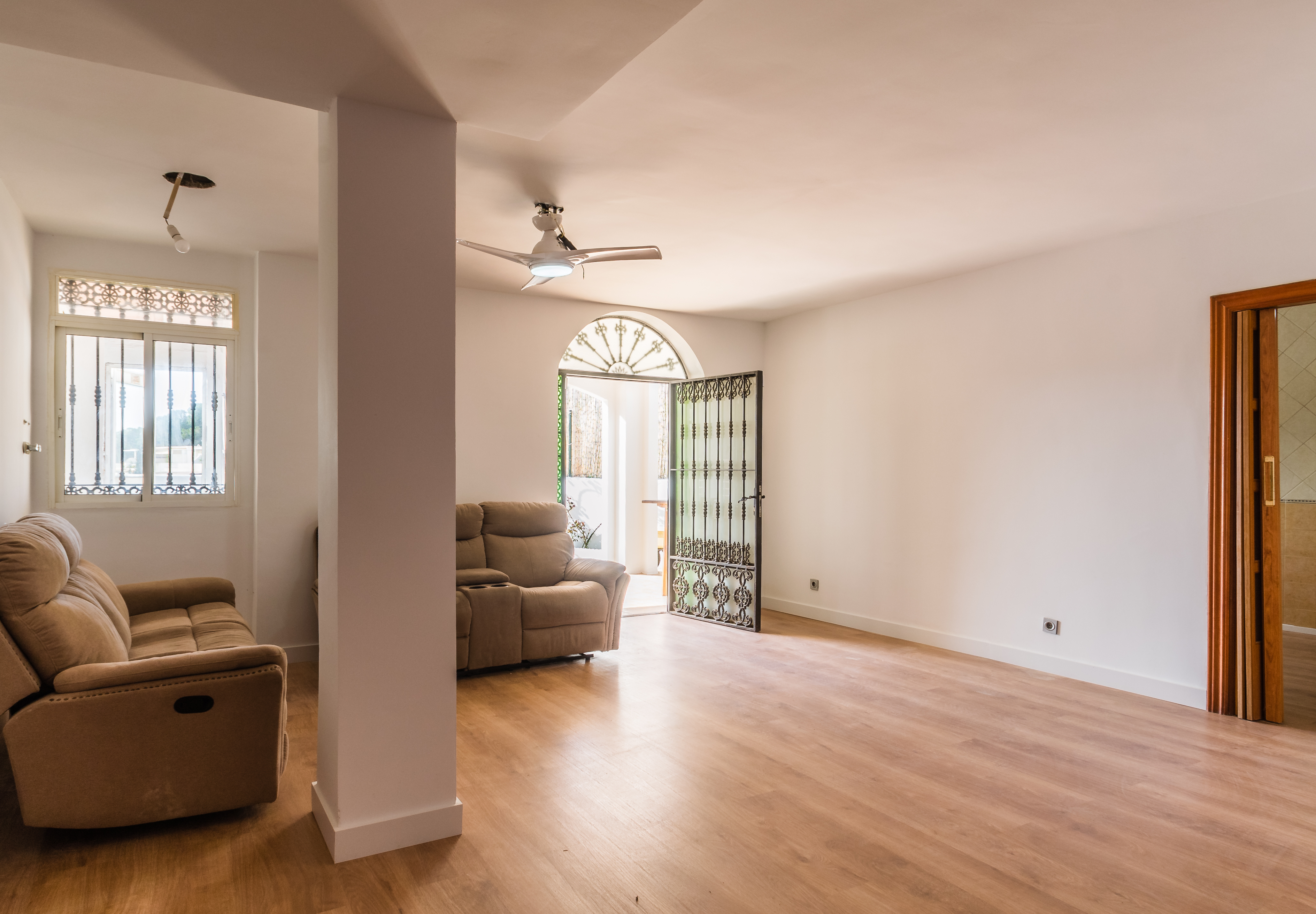 APARTAMENTO CON GRAN TERRAZA A 2 MINUTOS DE LA PLAYA