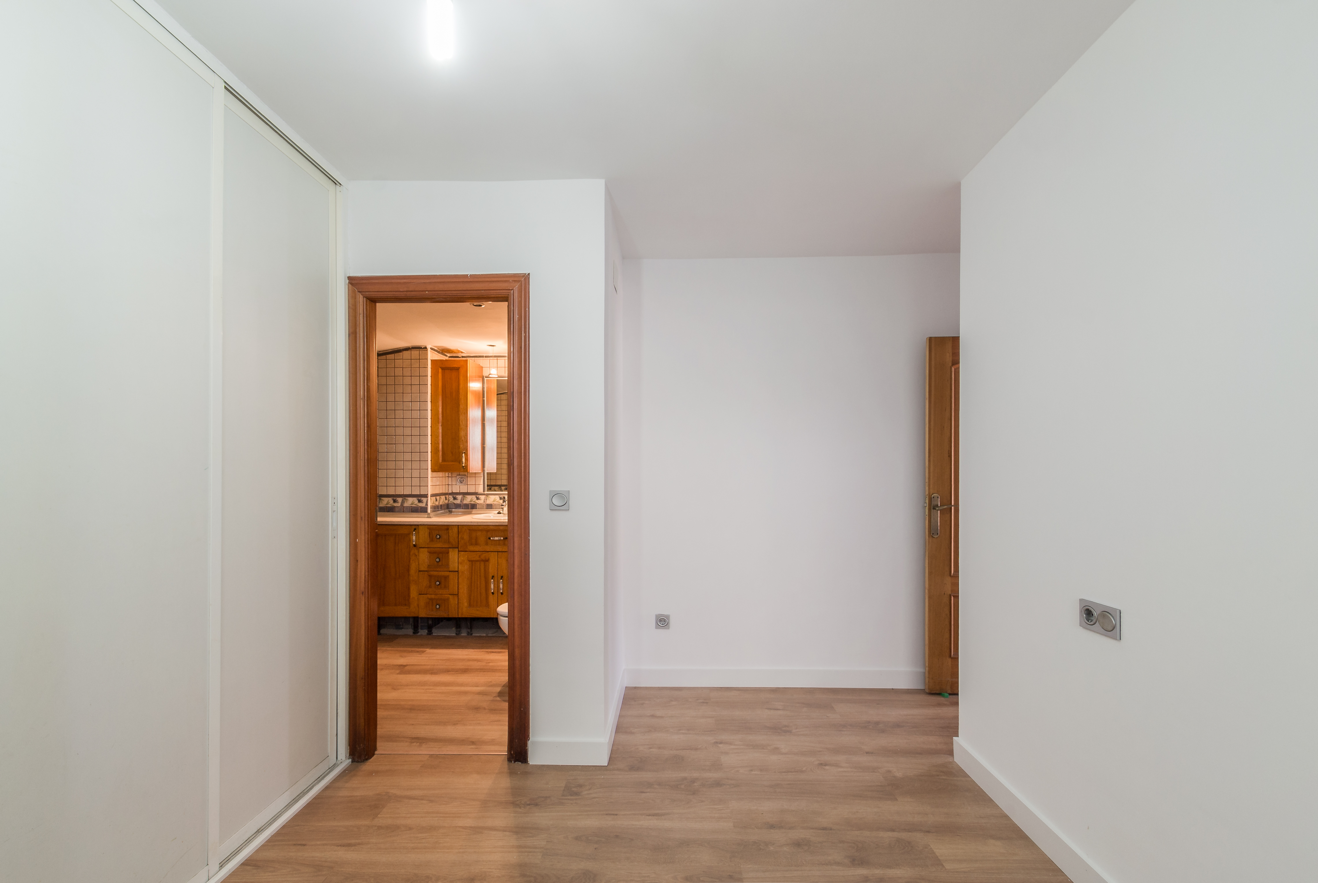 APARTAMENTO CON GRAN TERRAZA A 2 MINUTOS DE LA PLAYA