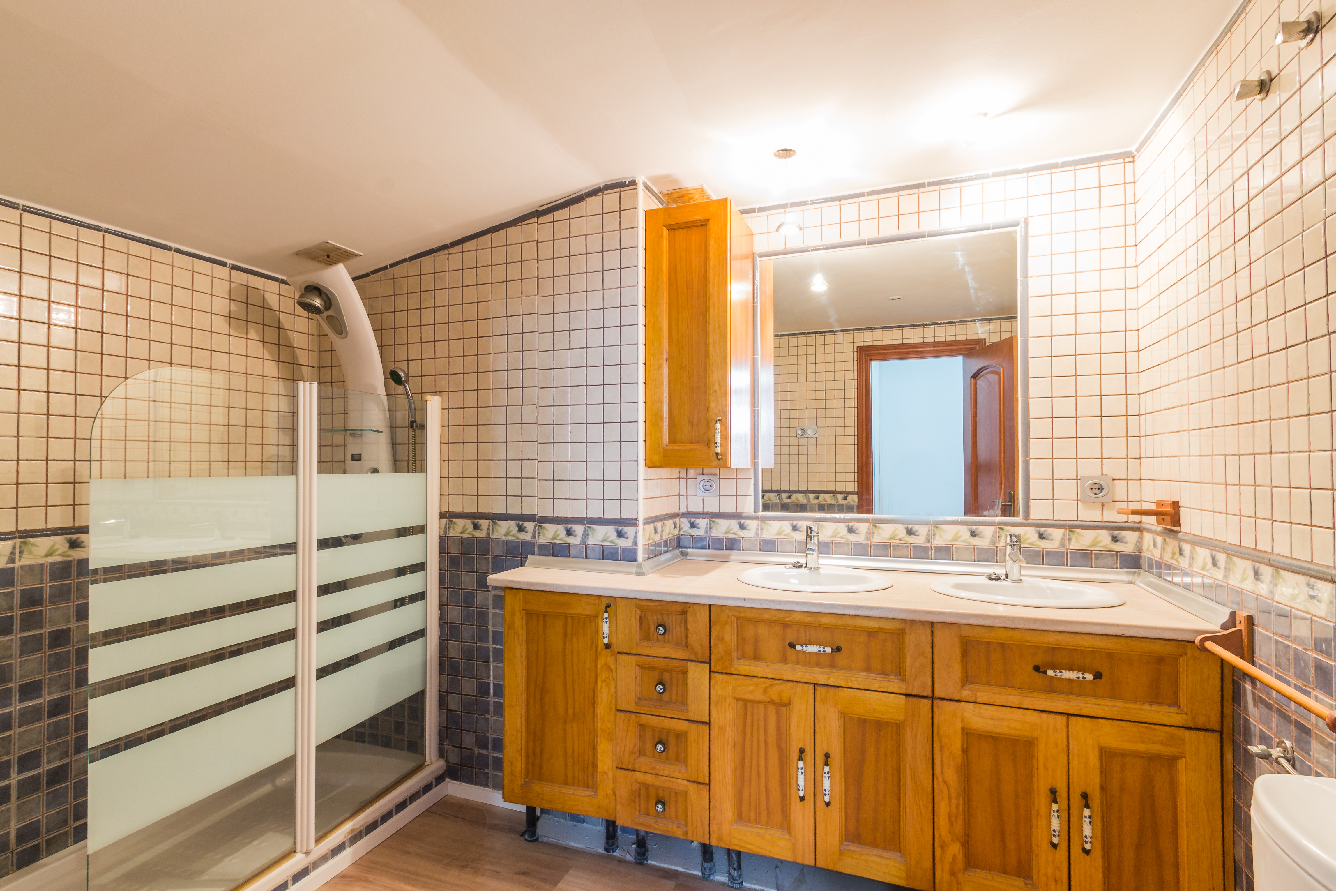 APARTAMENTO CON GRAN TERRAZA A 2 MINUTOS DE LA PLAYA