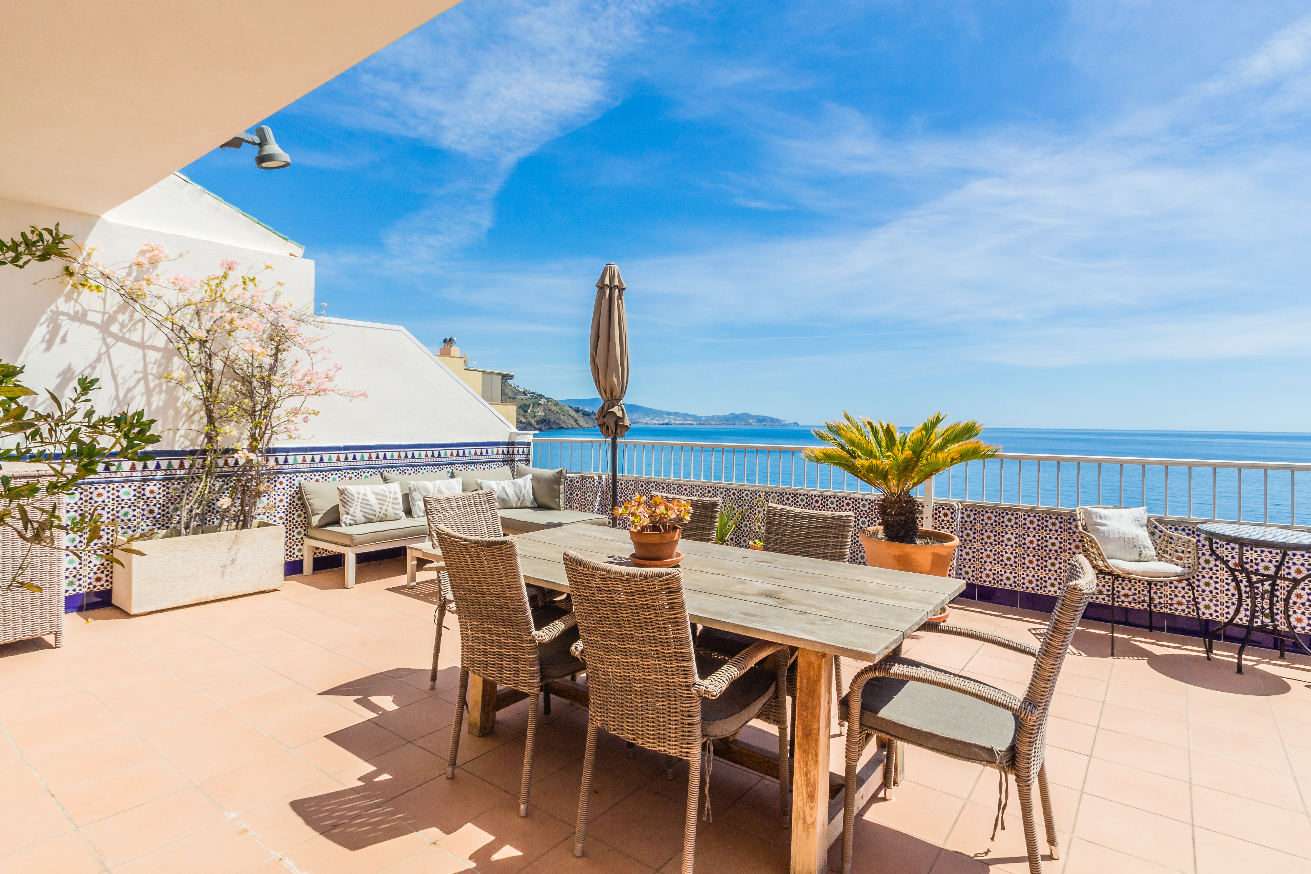 ESPECTACULAR �TICO CON JACUZZI