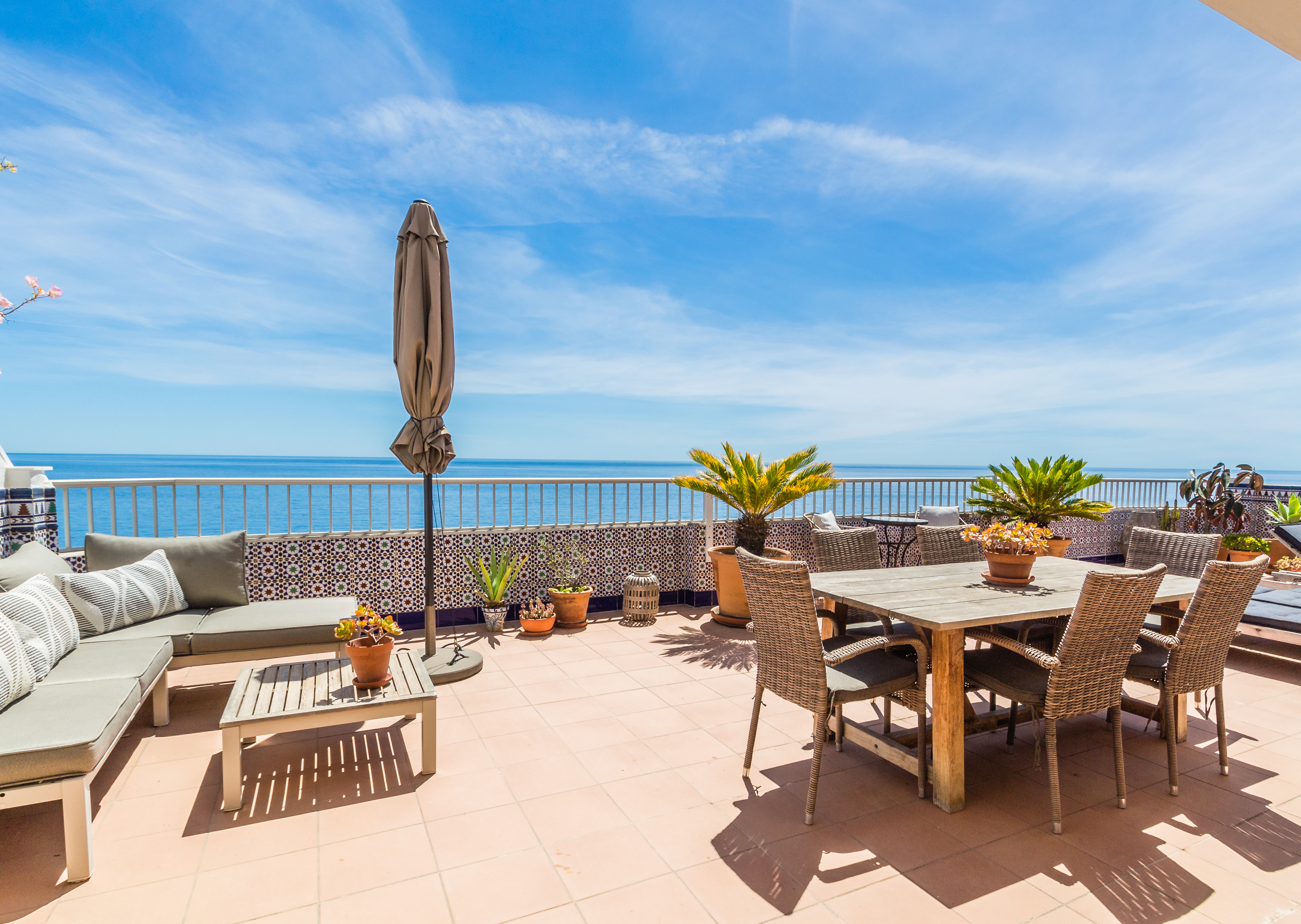 ESPECTACULAR �TICO CON JACUZZI