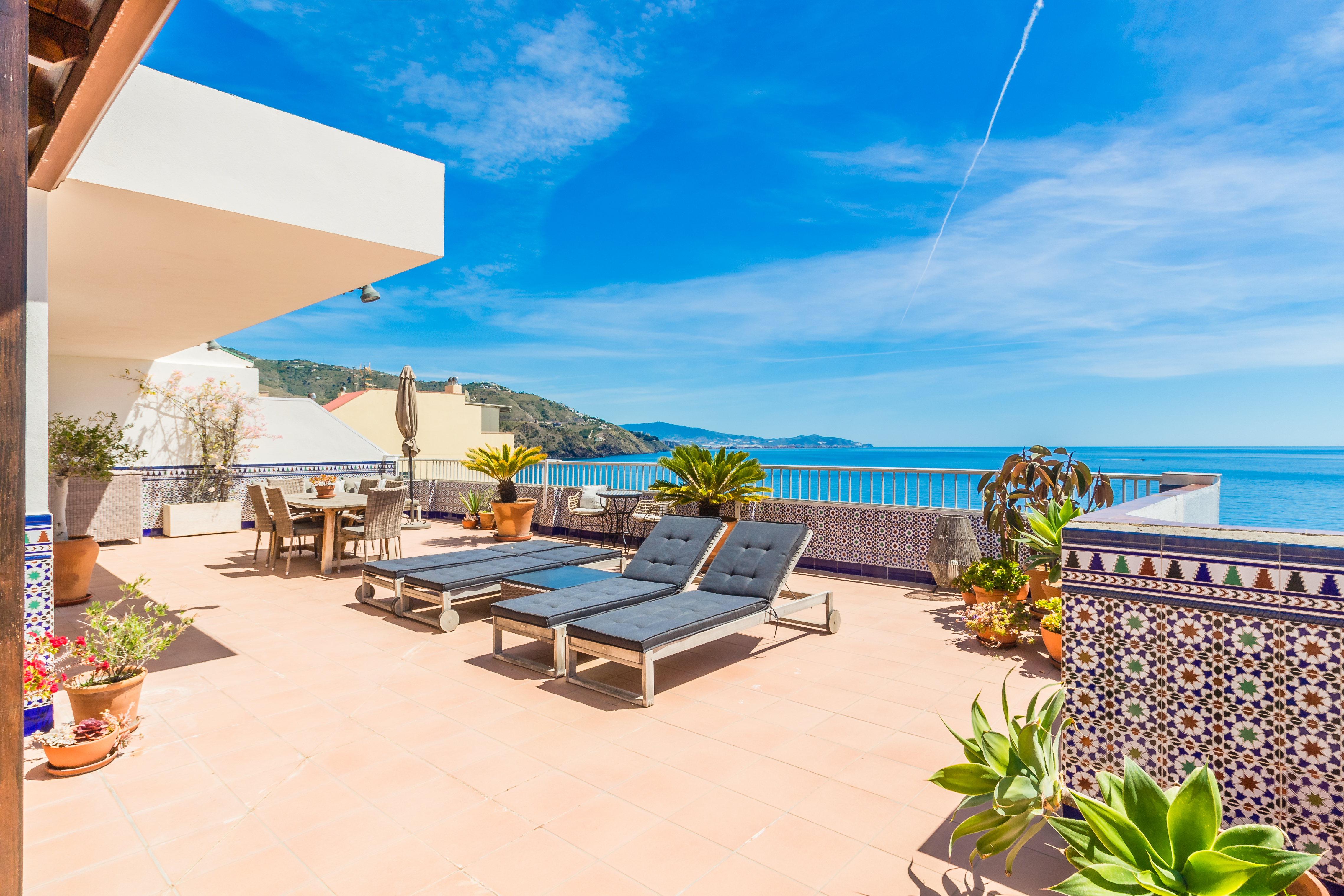 ESPECTACULAR �TICO CON JACUZZI