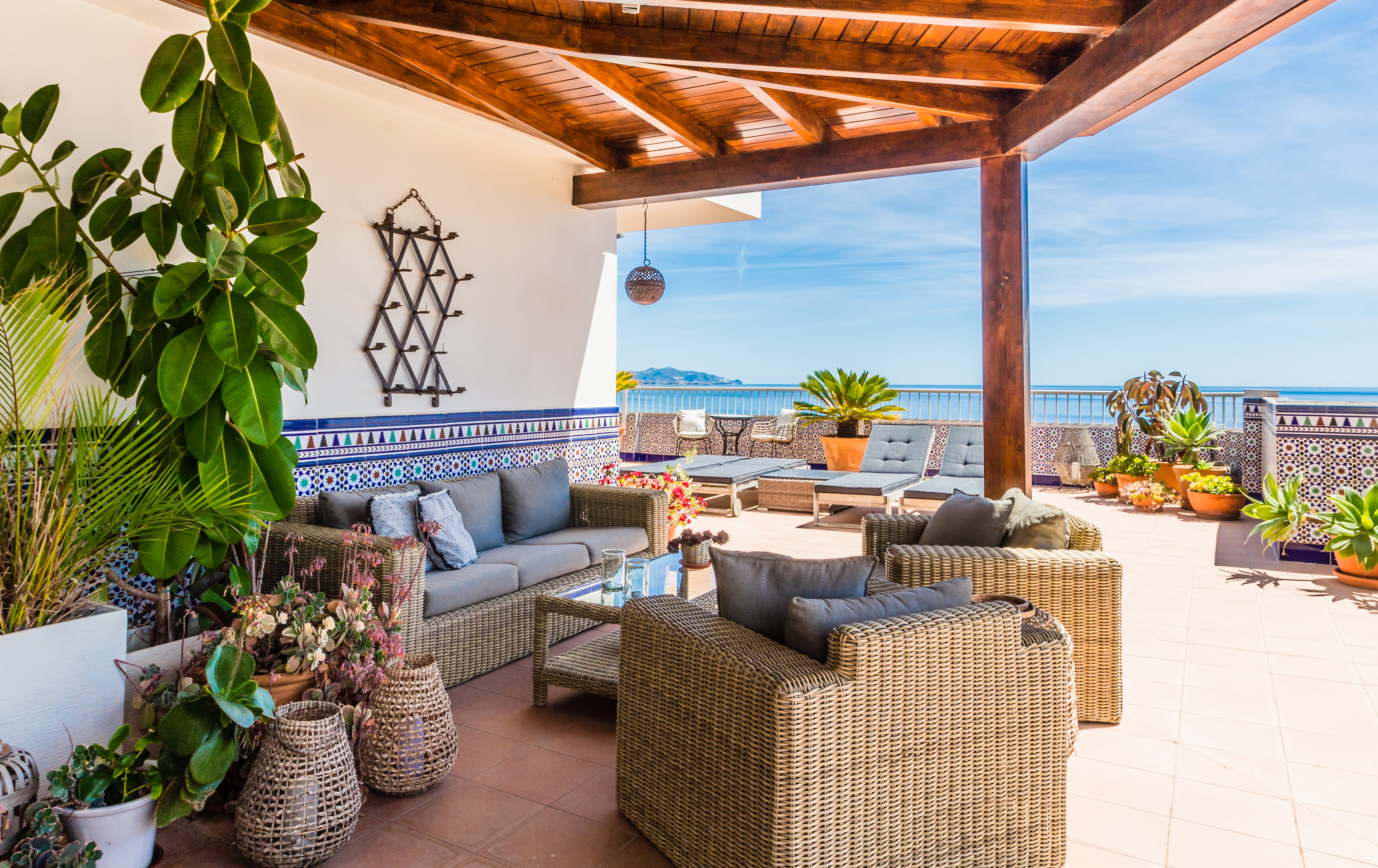 ESPECTACULAR �TICO CON JACUZZI