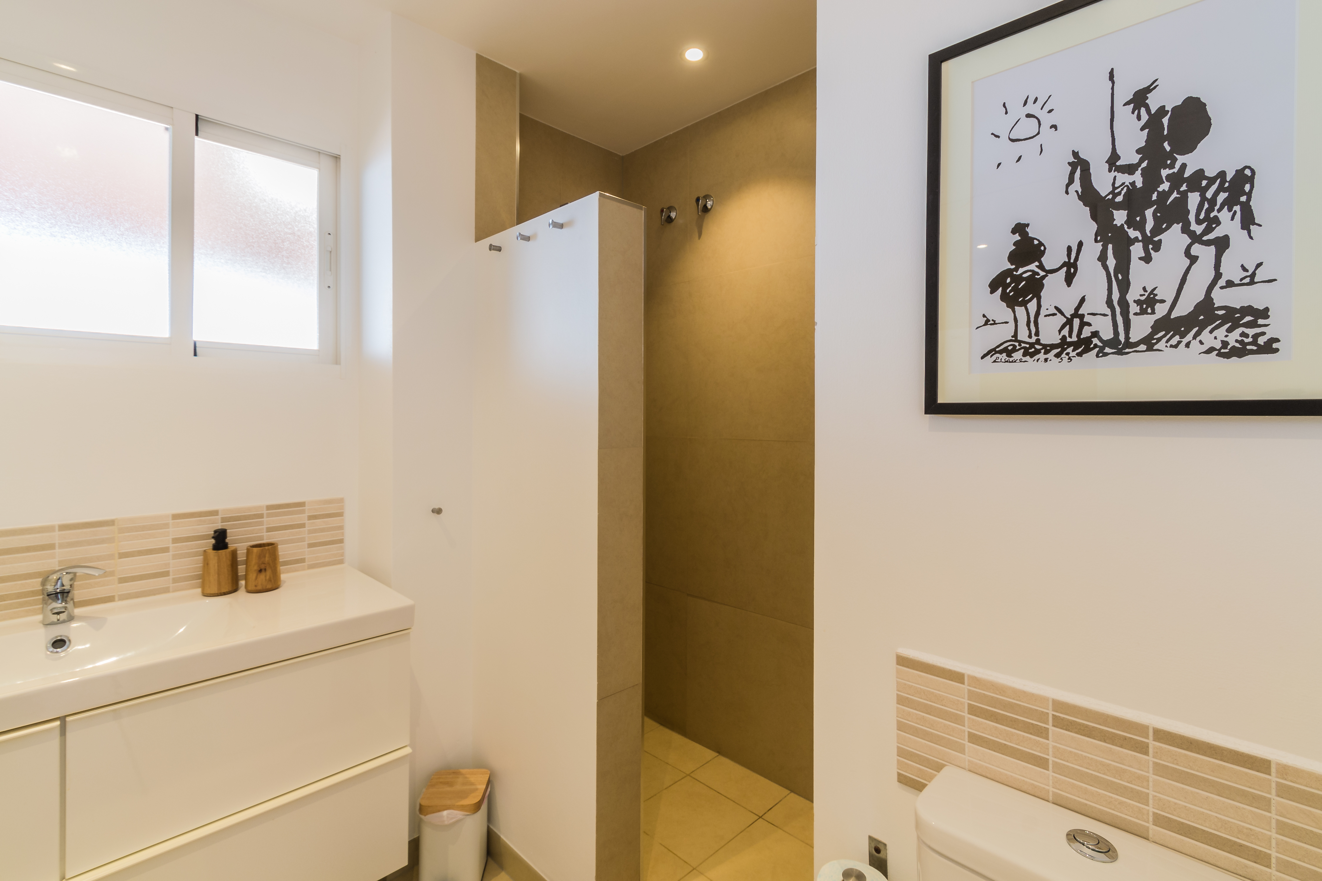 ESPECTACULAR �TICO CON JACUZZI