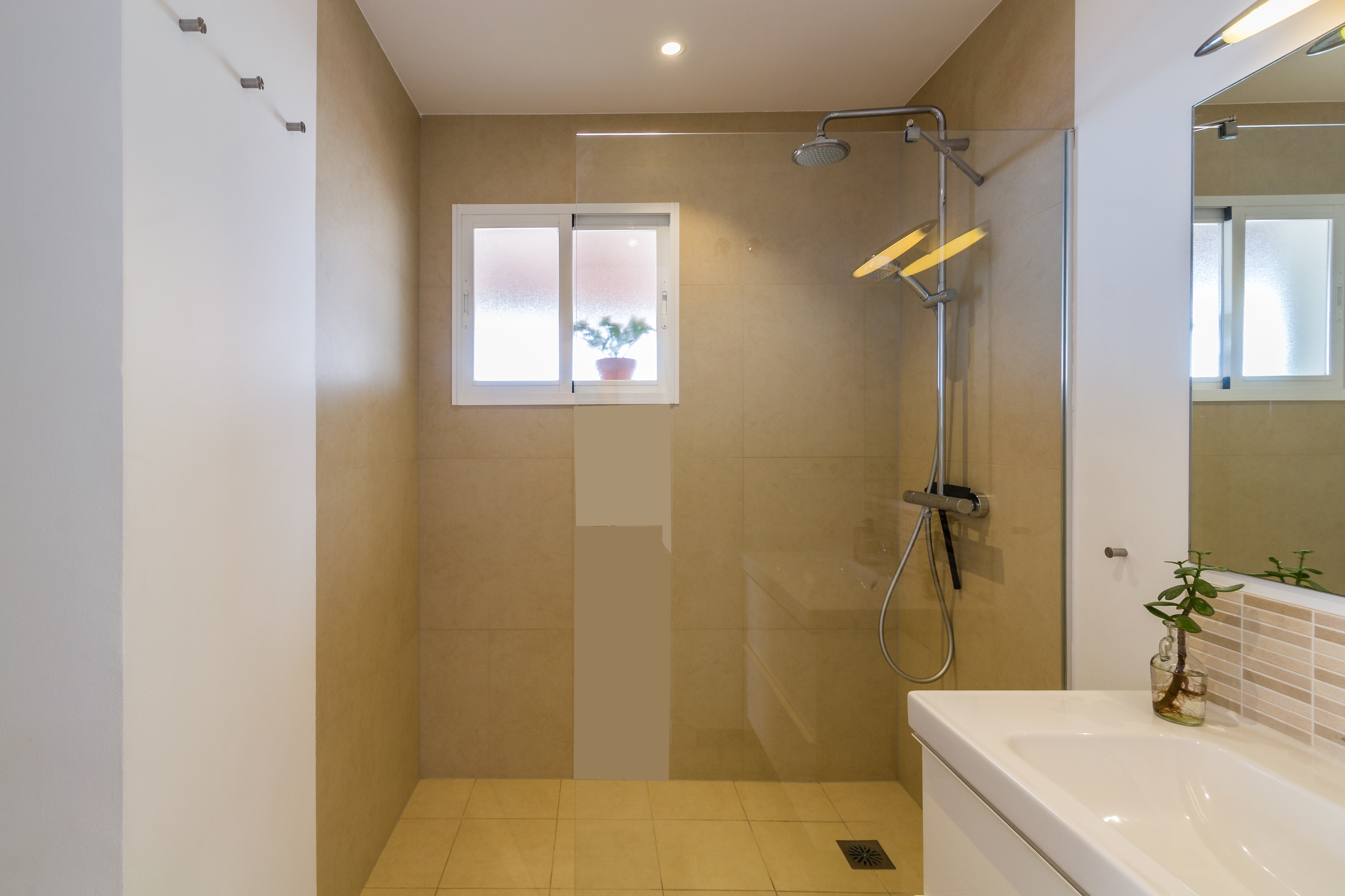 ESPECTACULAR �TICO CON JACUZZI