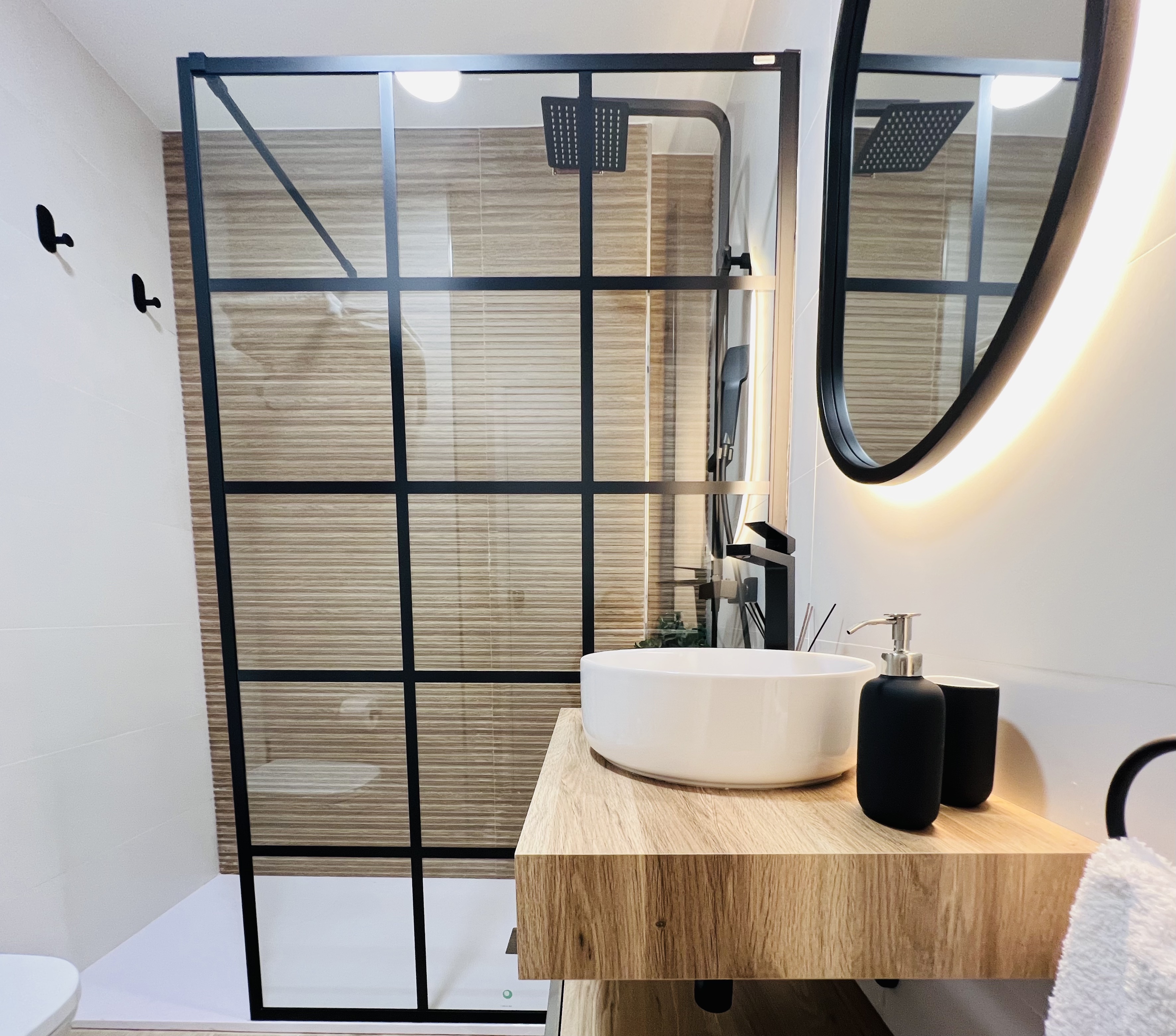 APARTAMENTO EN PASEO REINA SOFA 