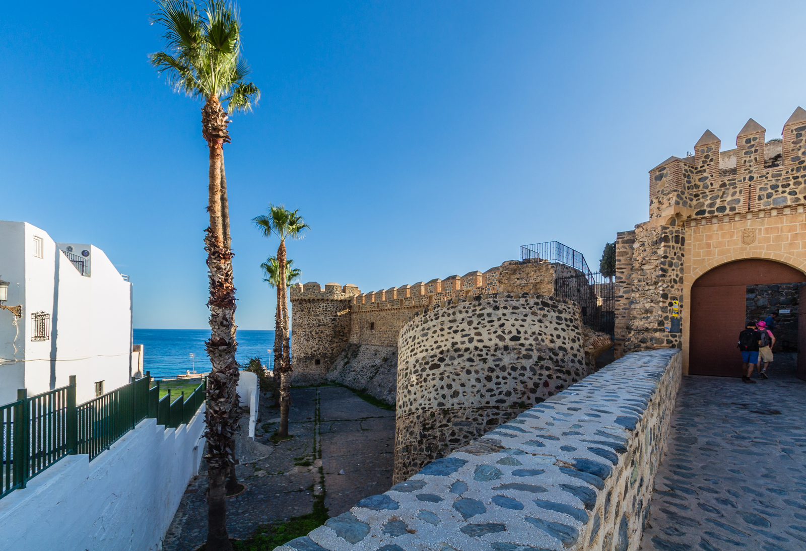 CASA DE PUEBLO EN EL CASCO HISTÓRICO DE ALMUÑÉCAR