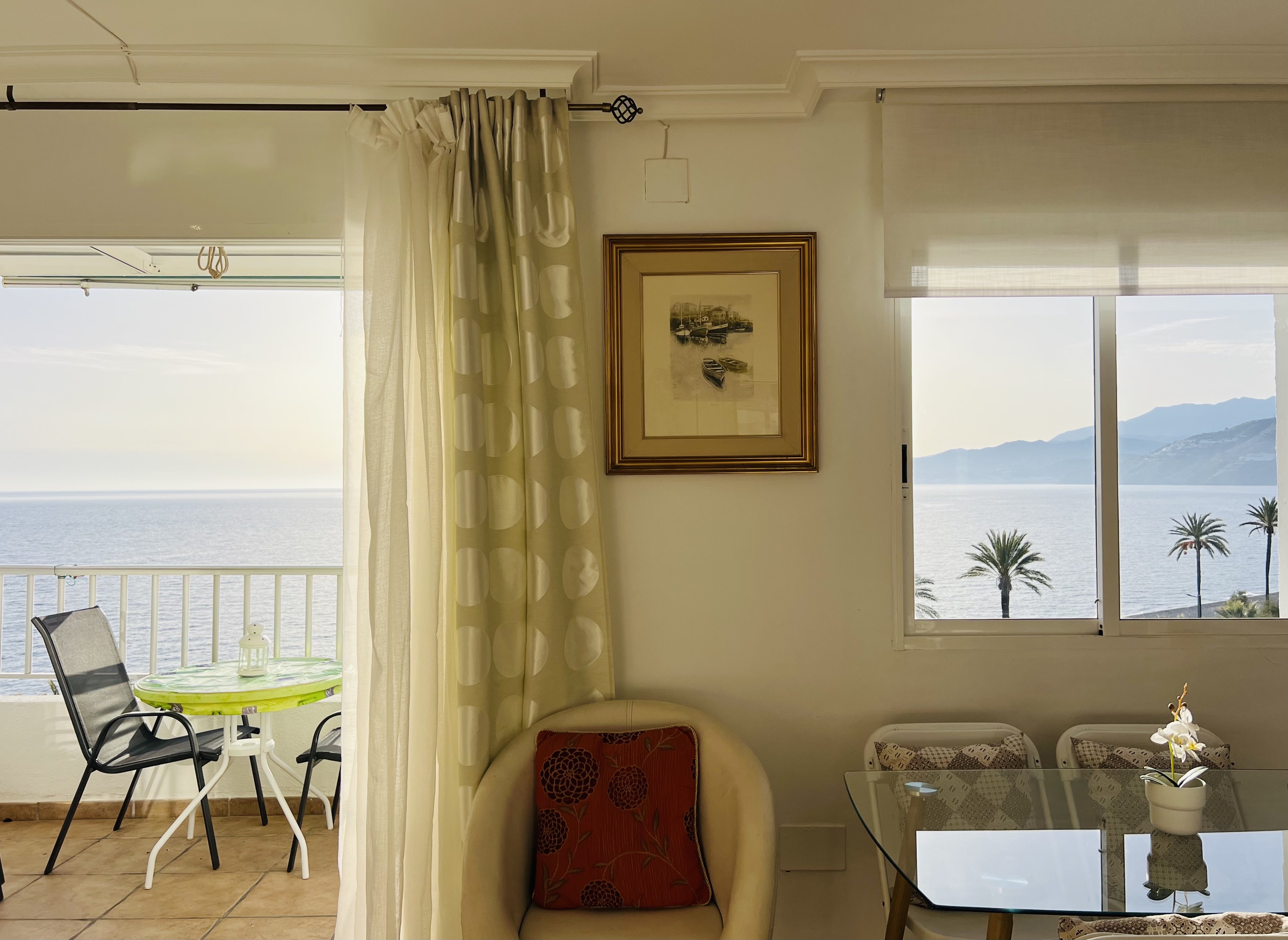 APARTAMENTO CON VISTAS AL MAR EN SALOBREA
