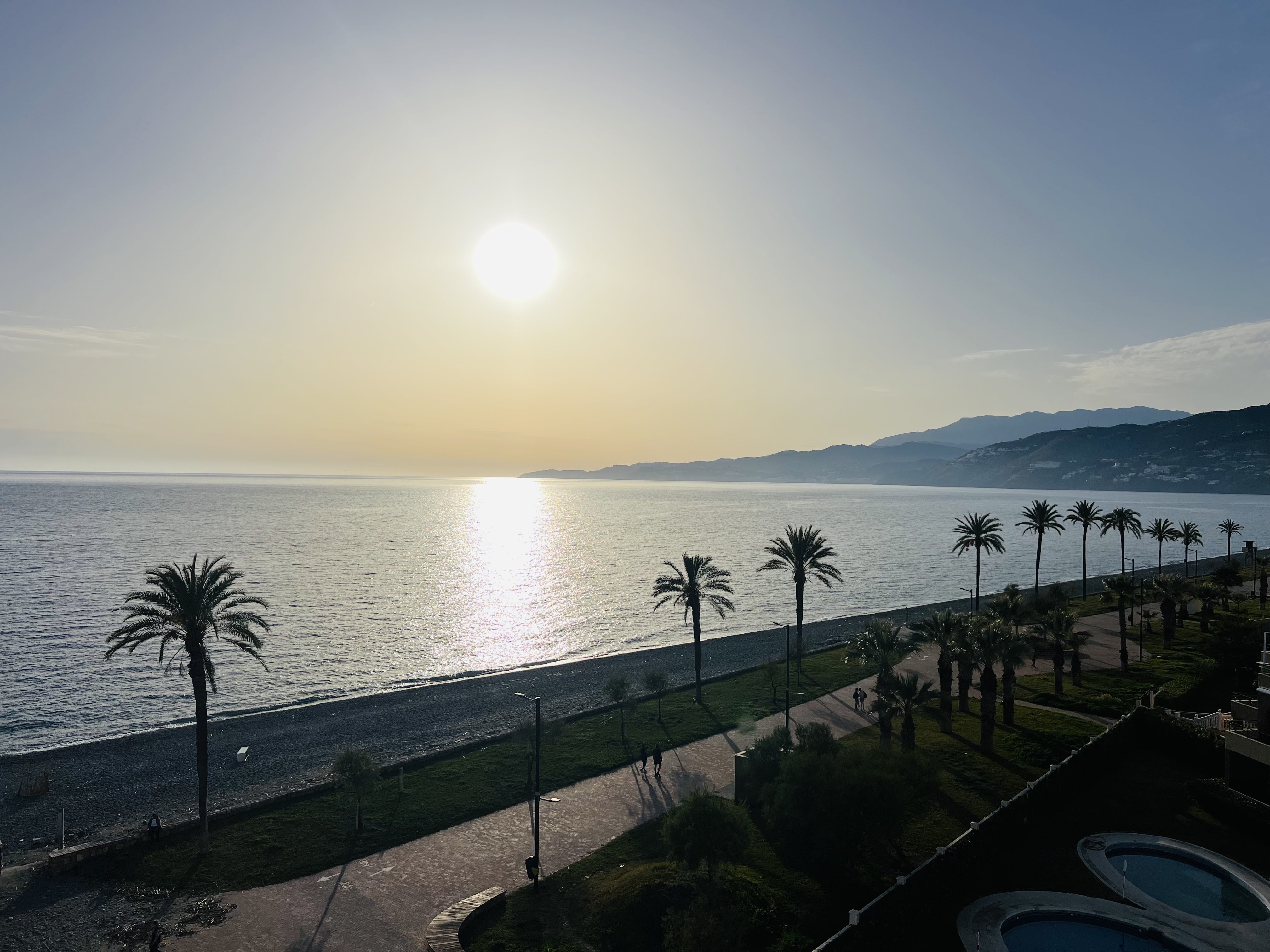 APARTAMENTO CON VISTAS AL MAR EN SALOBREA
