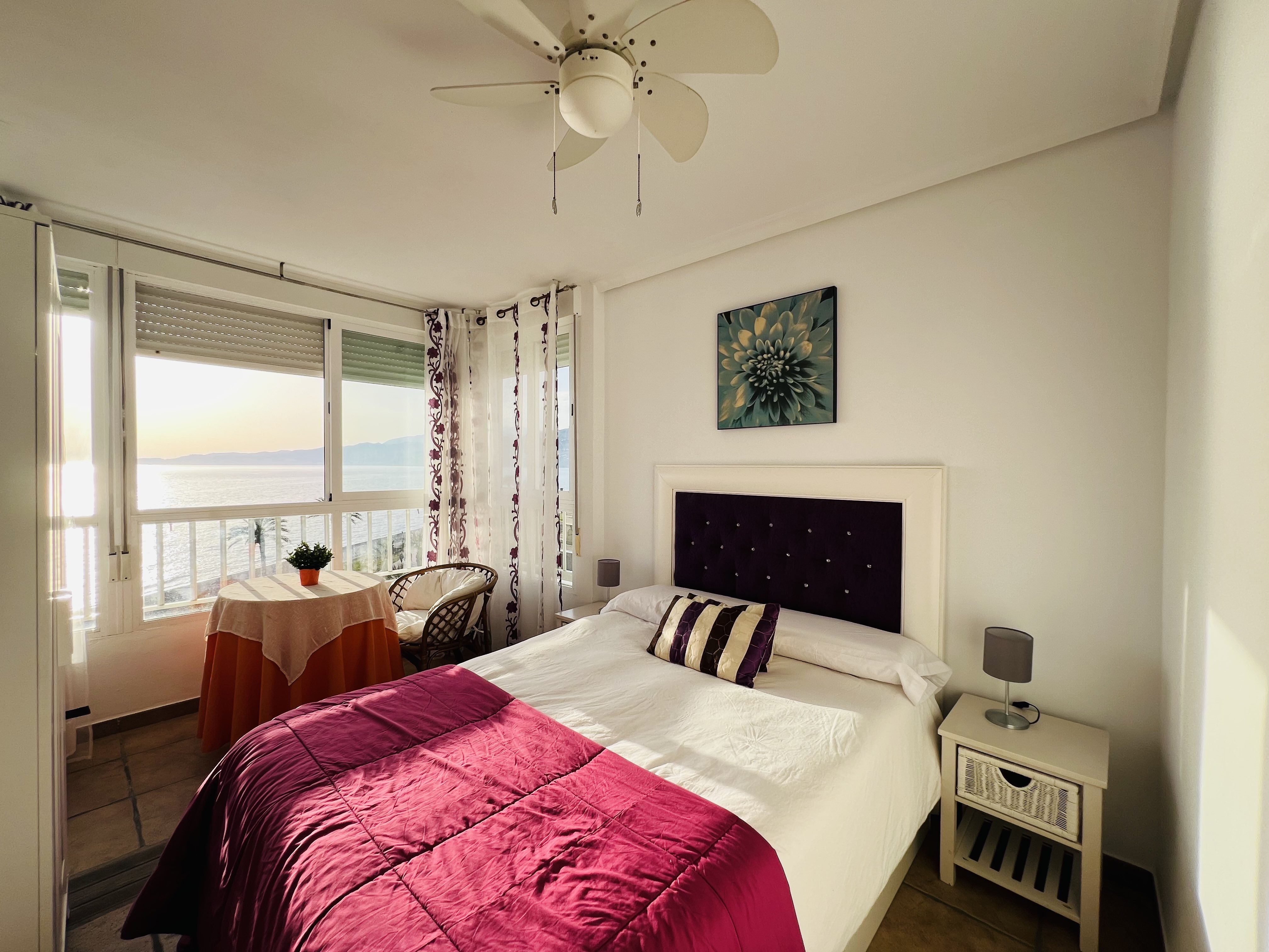APARTAMENTO CON VISTAS AL MAR EN SALOBREA