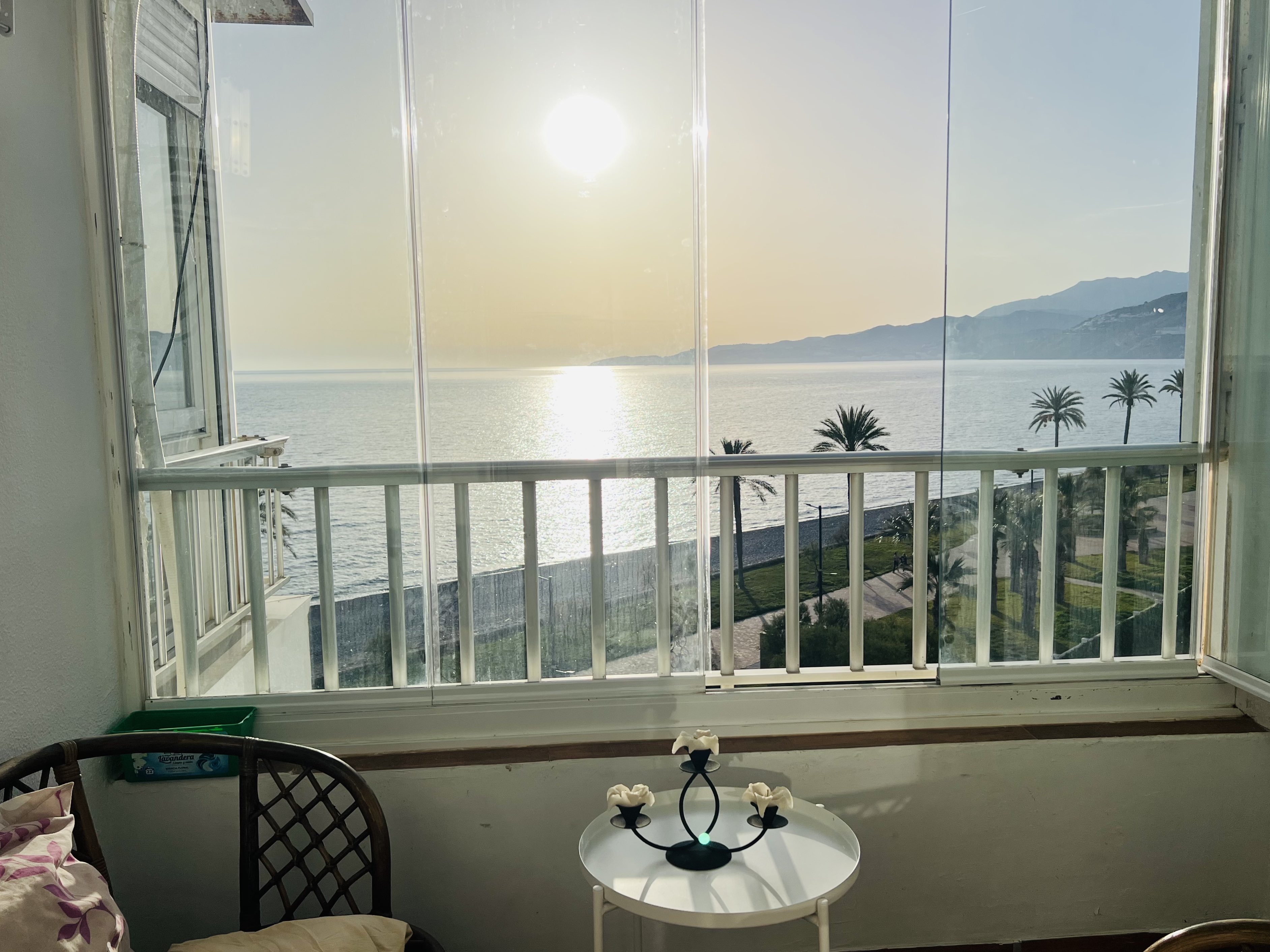 APARTAMENTO CON VISTAS AL MAR EN SALOBREA