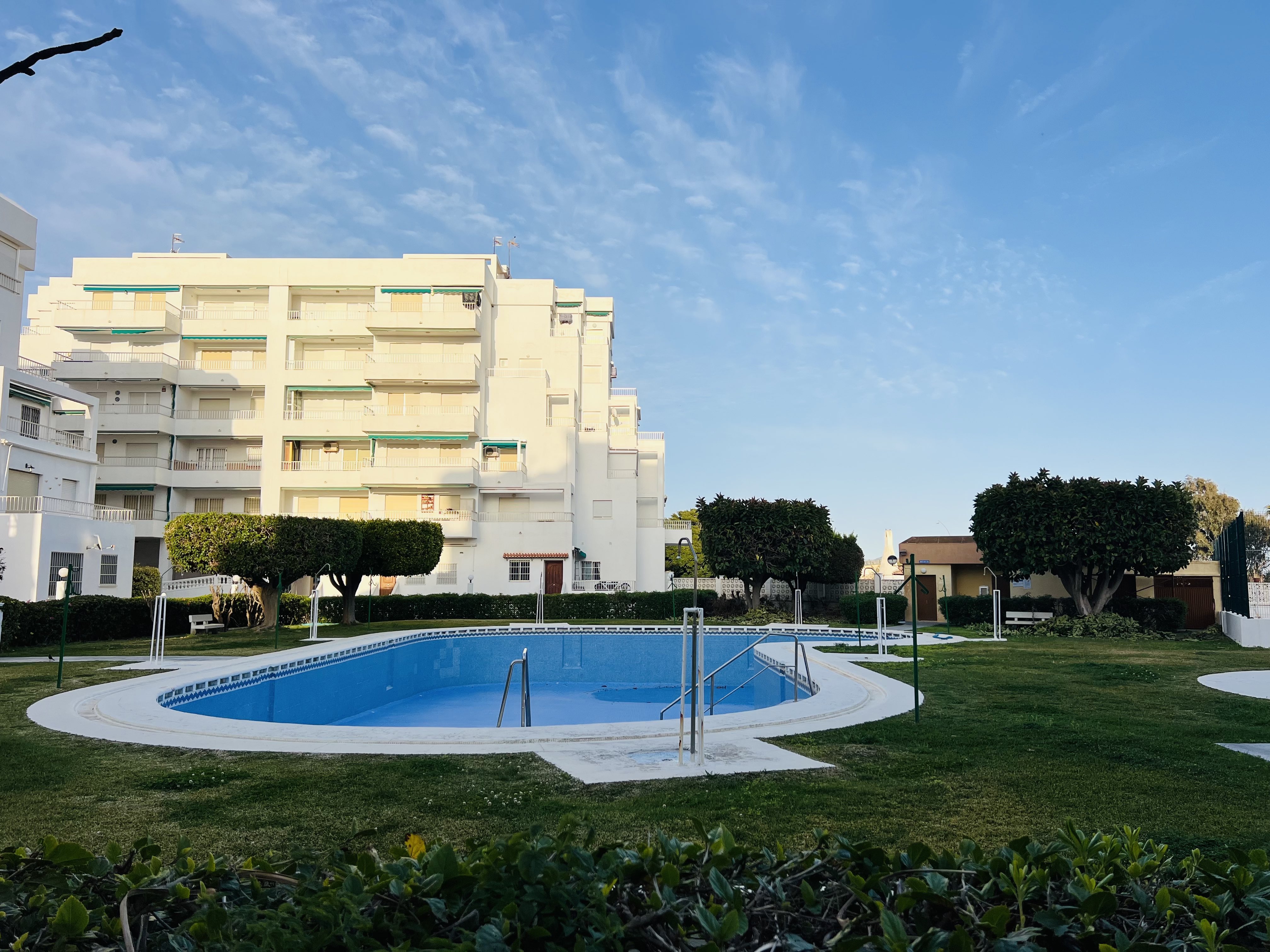 APARTAMENTO CON VISTAS AL MAR EN SALOBREA