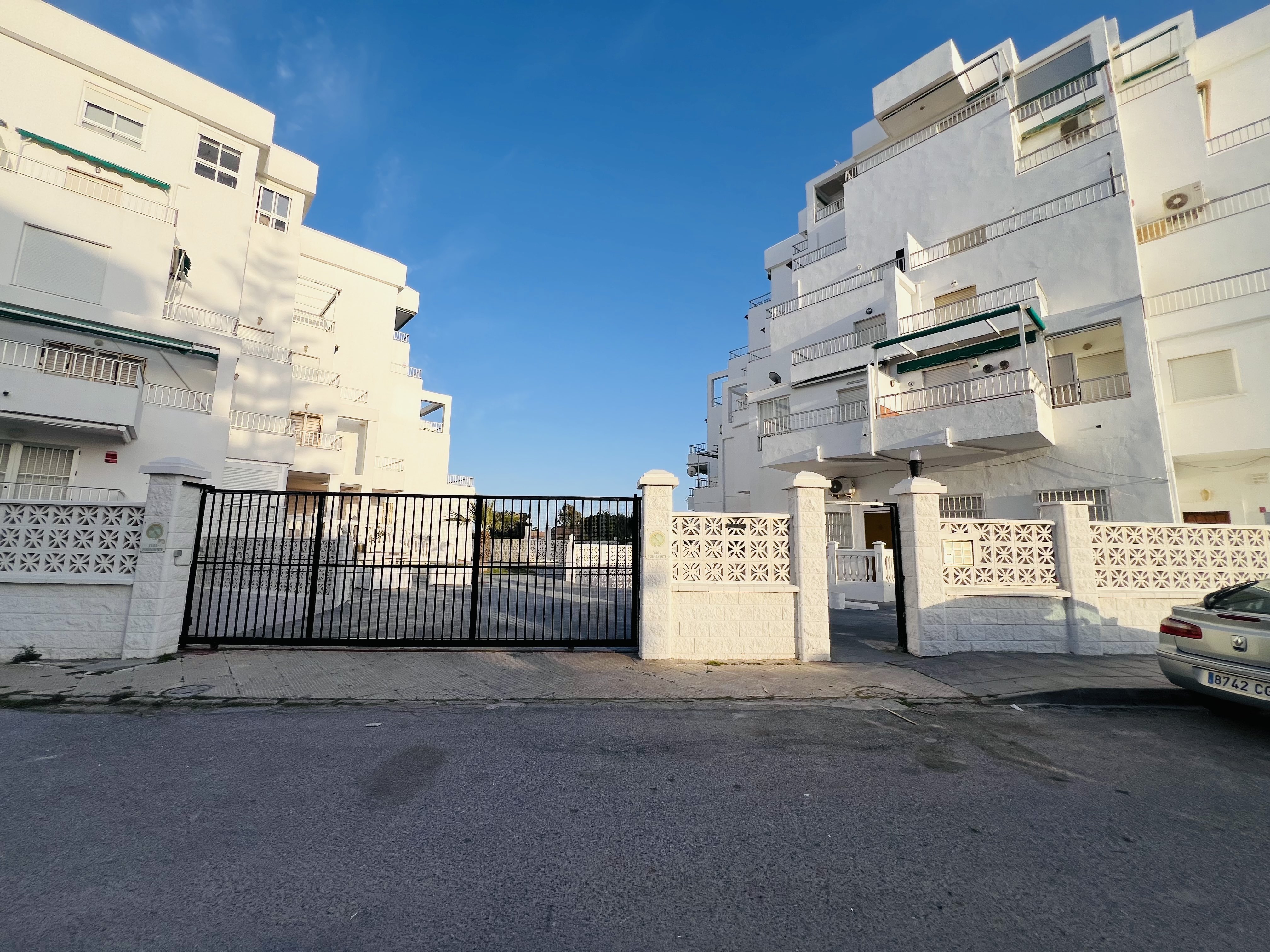 APARTAMENTO CON VISTAS AL MAR EN SALOBREA