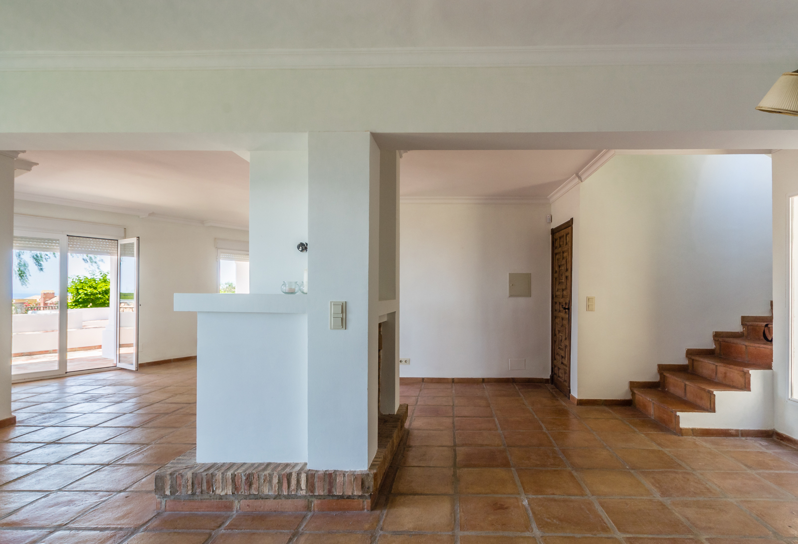 VILLA DE ESTILO ANDALUZ CON VISTAS AL MAR EN PUNTA DE LA MONA – LA HERRADURA